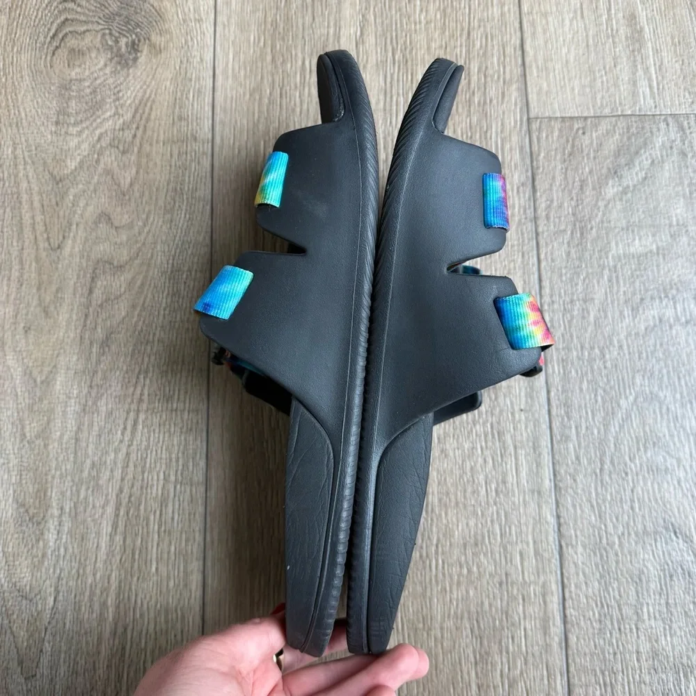 Chaco Chillos men size 11 rainbow tie dye slide sandals black